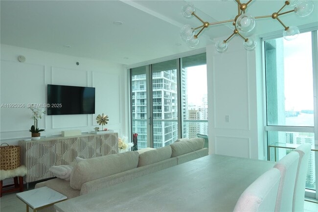 Photo - 500 Brickell Ave Unit 3902