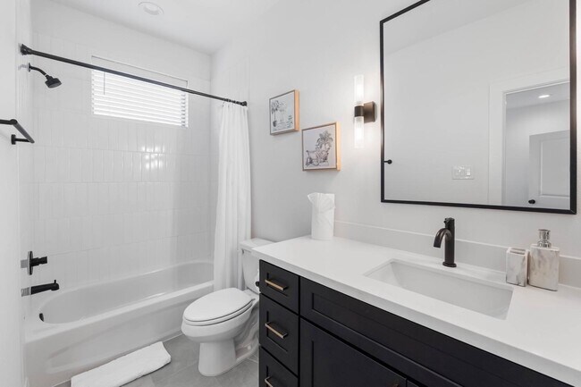 Photo - 3415 Baer St