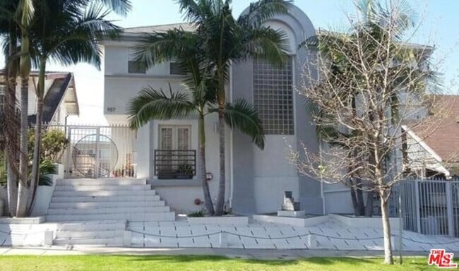 Building Photo - 957 S Gramercy Dr Unit 202 Rental