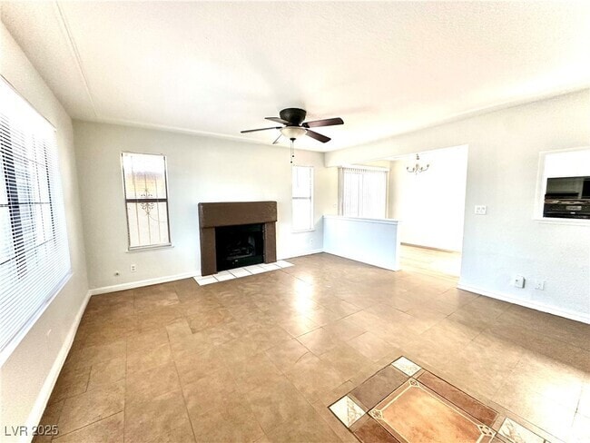 Building Photo - 2112 Venus Ave Unit A Rental