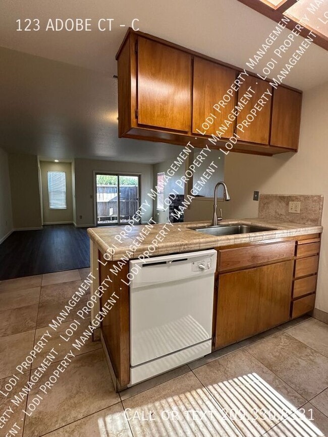 Photo - 123 Adobe Ct Unit C