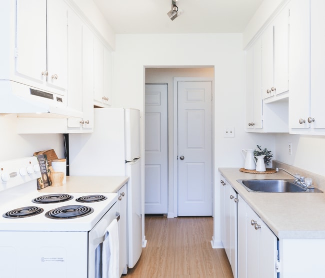 Building Photo - Freshwater Road Apartments