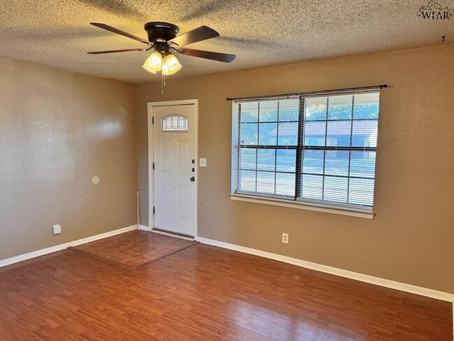 Photo - 4130 Lavell Ave
