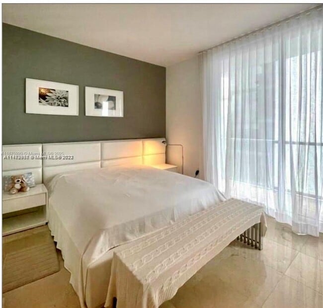 Building Photo - 1050 Brickell Ave Unit 2522