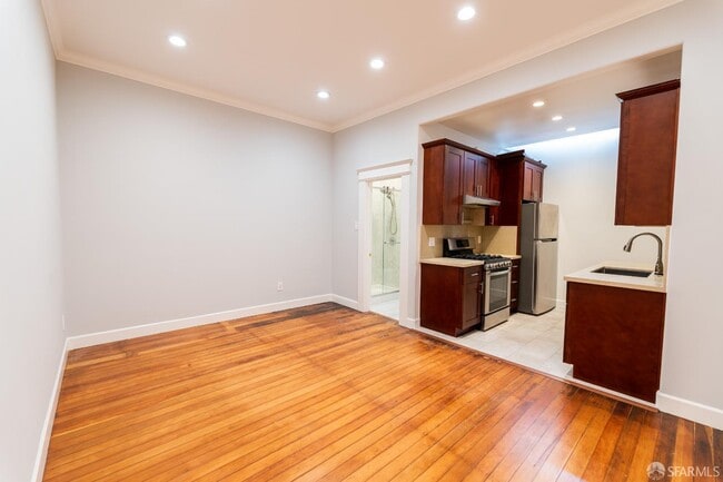 Photo - 139 Jasper Pl