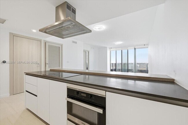 Photo - 1000 Brickell Plz Unit 3211