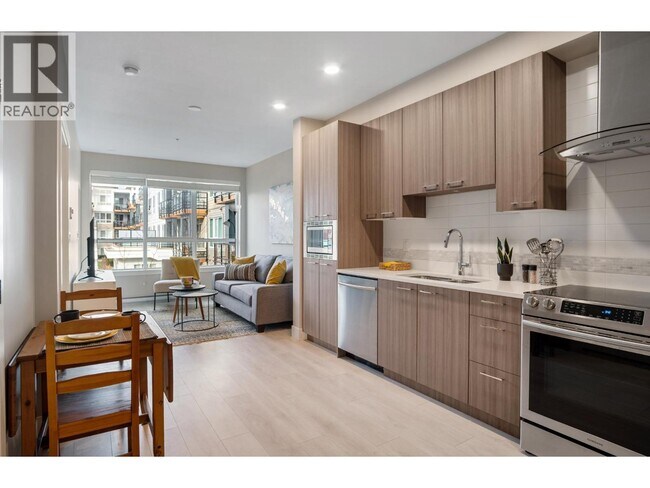 4690 Hawk Ln Unit 215