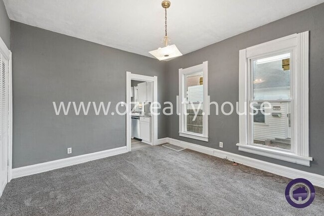 Photo - 222 E Park St