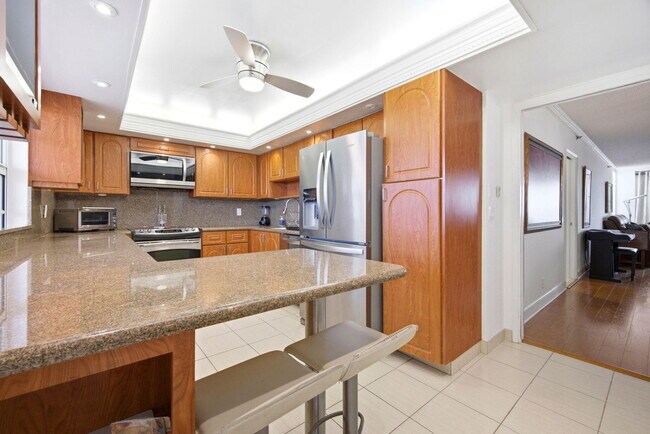 Photo - 3507 Oaks Way Unit 911