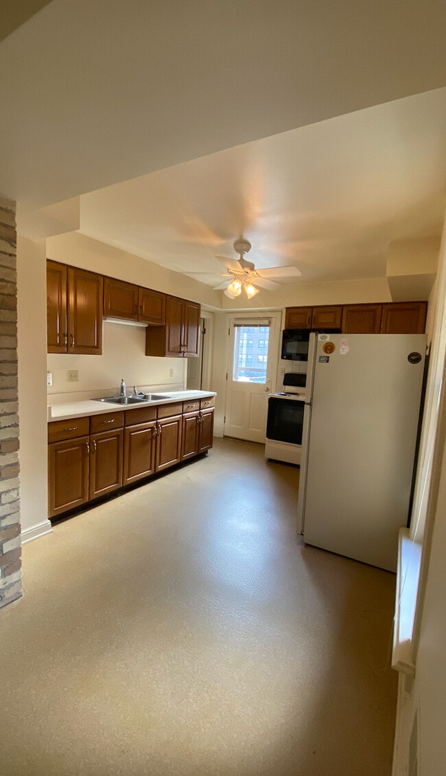 Photo - 1716 N Farwell Ave