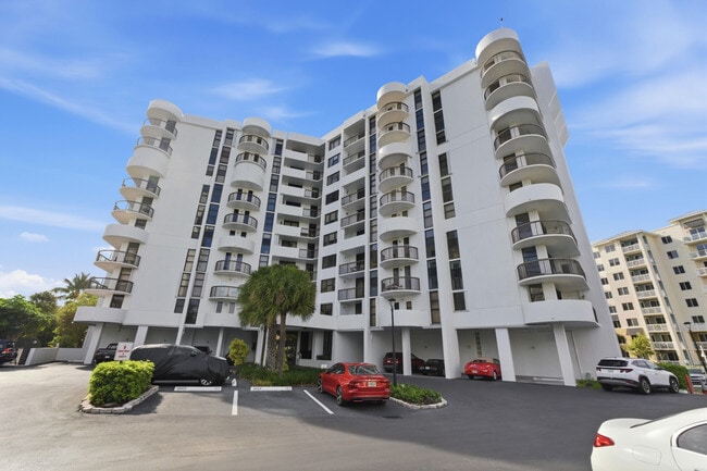 Photo - 1361 S Ocean Blvd Unidad 808