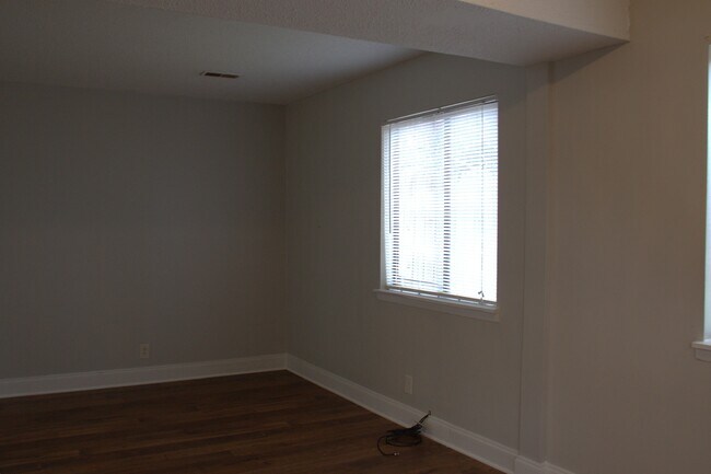 Photo - 2714 Clayton Dr NW