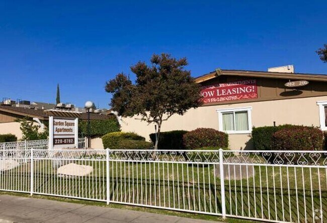 Building Photo - 1 Bedroom 1 Bath Apartment  Garden Square ... Unit 204-109