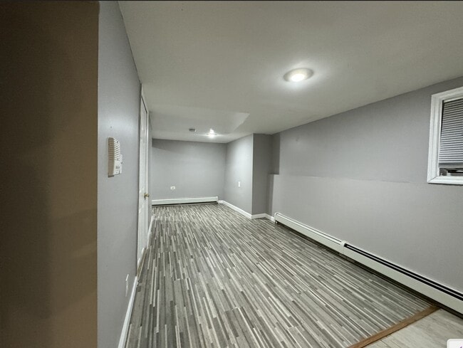 115 Ege Ave Unidad Basement