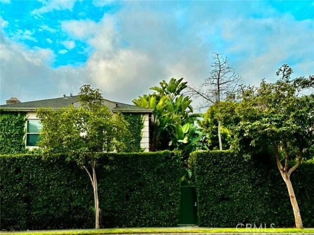 Building Photo - 5962 San Vicente Blvd Unit 4
