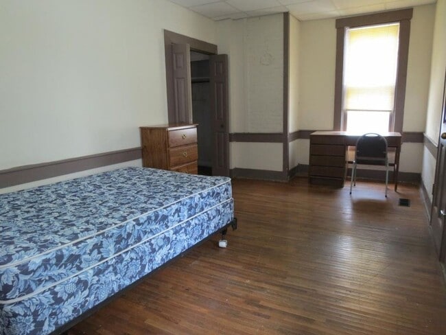 Photo - 606 W Elm St