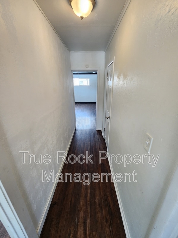 Photo - 631 N Hickory Ave