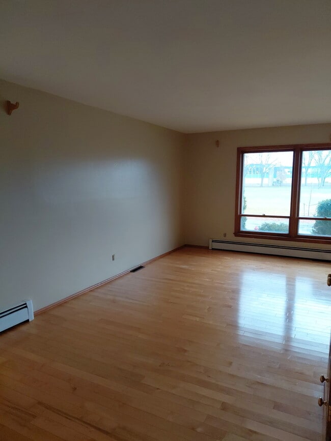 Photo - 4321 N 99th St