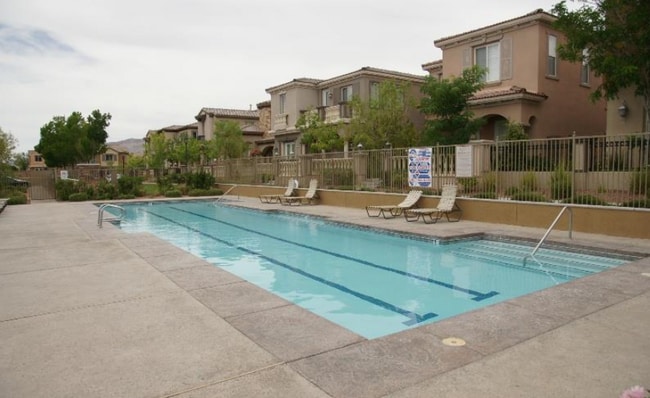 2407 Granada Bluff Ct