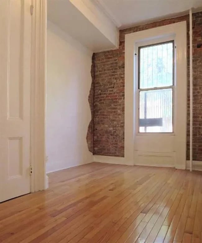 Bedroom 2 - 89 Ryerson St