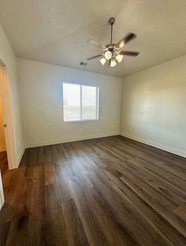 Building Photo - 193 W Springview Dr