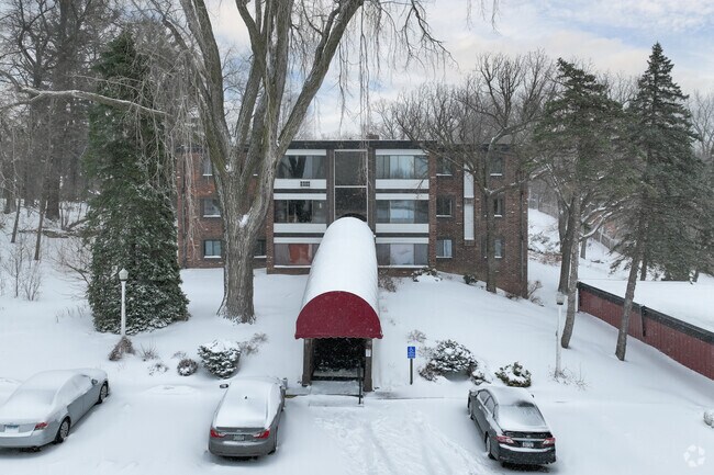 Photo - 3076 Lexington Ave N