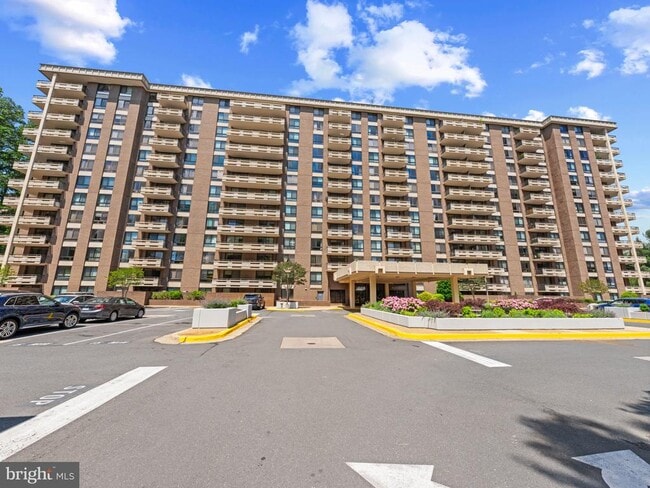 Photo - 1808 Old Meadow Rd Apartment Unit 703
