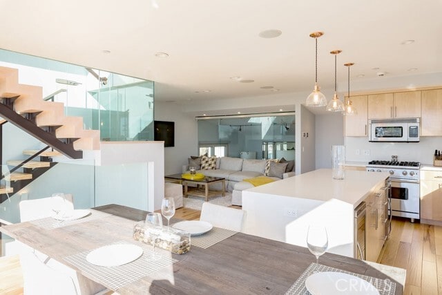 Photo - 814 Monterey Blvd