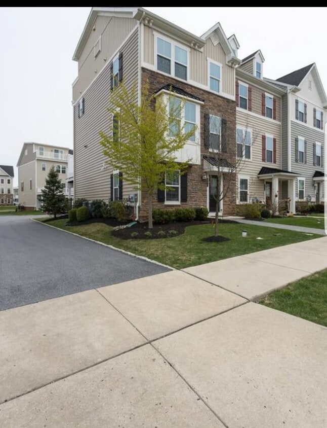 Photo - 201 Quarry Point Rd (Malvern, PA)