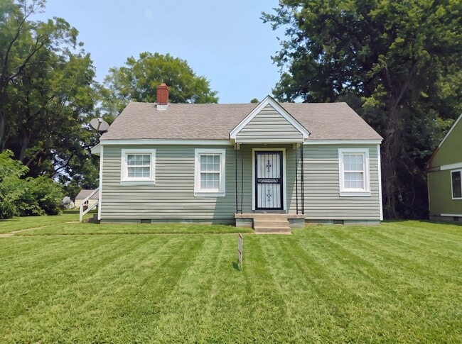 Building Photo - 518 Burlington Cir