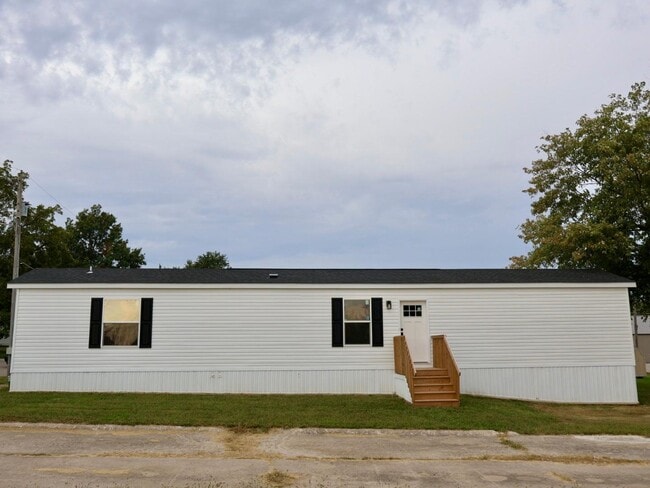 Building Photo - 200 Gregory Ln Rental