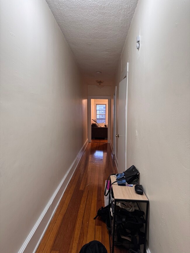 Photo - 132 1/2 Oxford St Apartments Unit 12