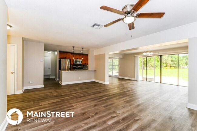 Photo - 907 East 3rd Street