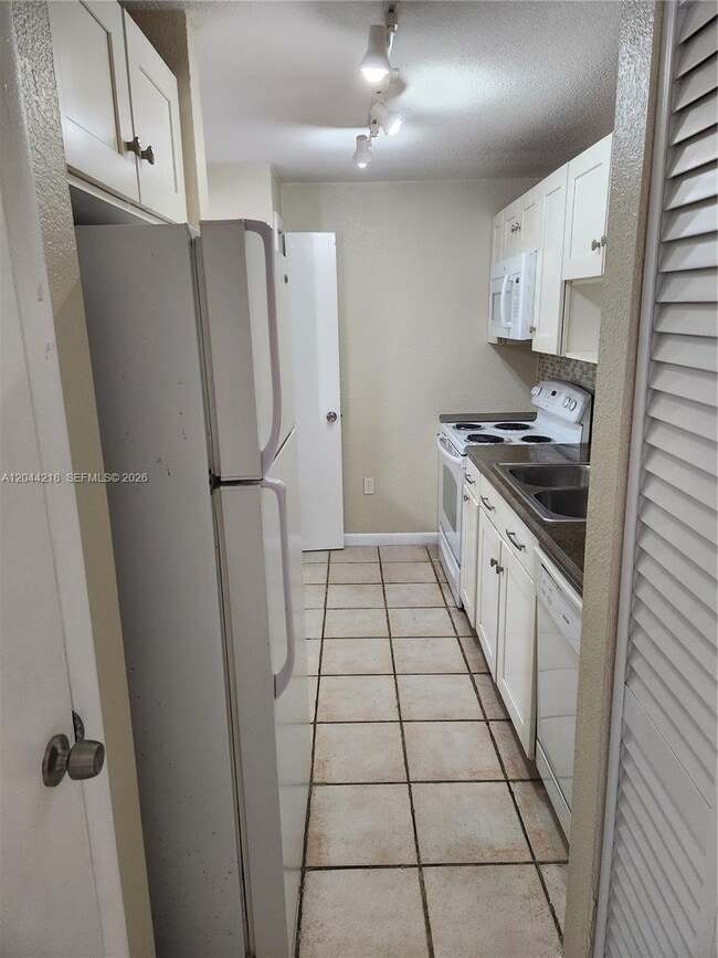 Photo - 802 NW 87th Ave Unidad 312