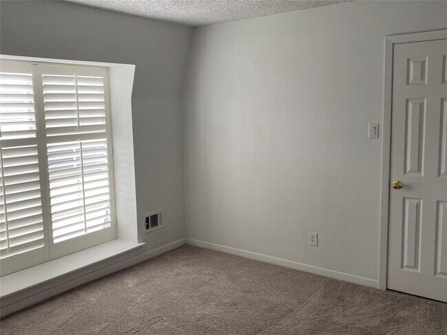 Building Photo - 2635 Marilee Ln Unit True