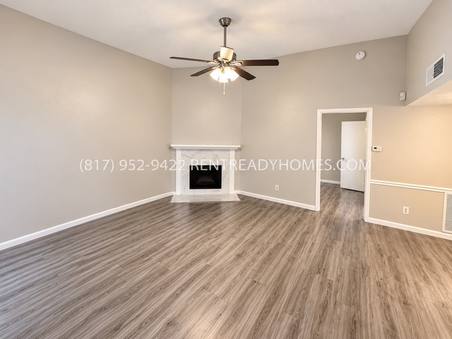 450 Dollins St