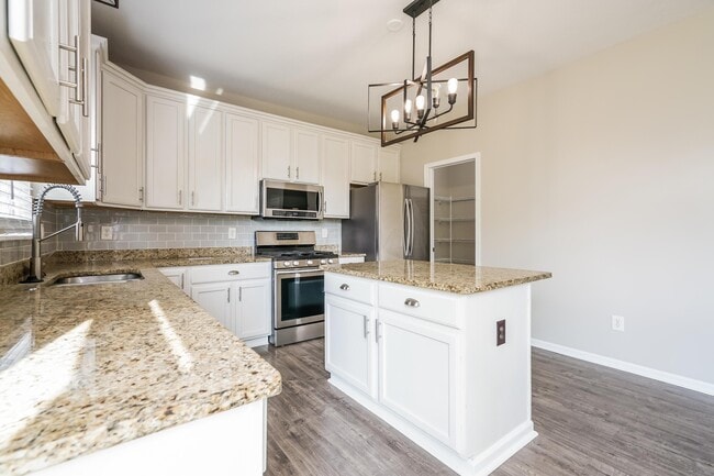 Photo - 165 Butternut Pass