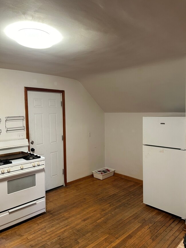 Photo - 1202 Buchanan St NE Unidad Upper level 1b-1B Duplex