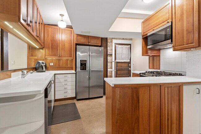 Kitchen - 2749 N Hampden Ct Unit 1G