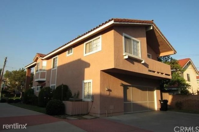 6 br, 3 bath Condo - 340 Diamond St Unit A - 6 br, 3 bath Condo - 340 Diamond St Unit A Unit A