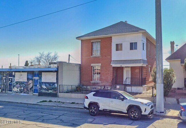 Photo - 1526 Yandell Dr Unit 2