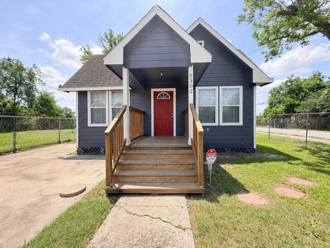 Building Photo - 5302 Clay St