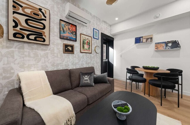 Building Photo - 168 McCaul St Unit SI ID1389233P