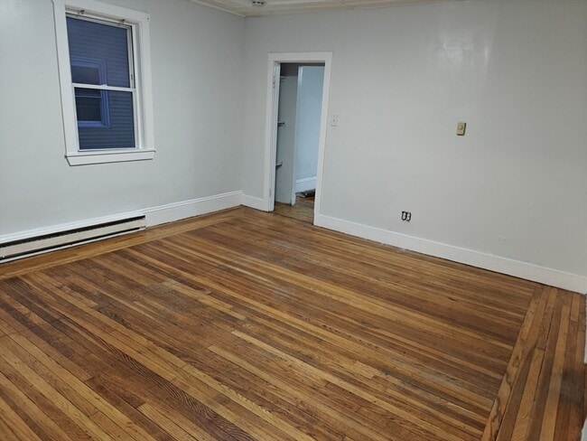 Building Photo - 11 Nelson St Unit 2