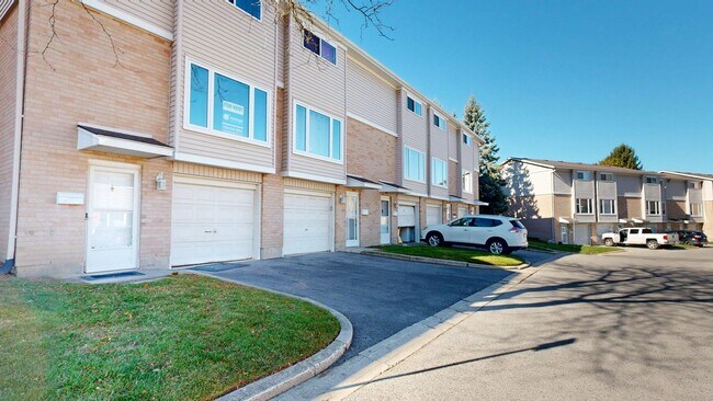 Photo - NEWLY RENOVATED THREE BEDROOM CONDO TOWN Unit 124