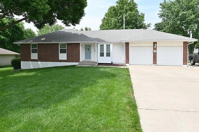 Building Photo - 1400 NE 112th Terr Rental