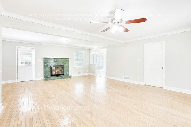 Photo - 562 Rollingwood Dr