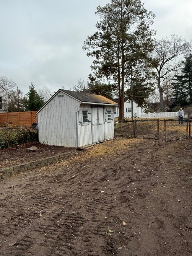 Photo - 448 Lake Ave