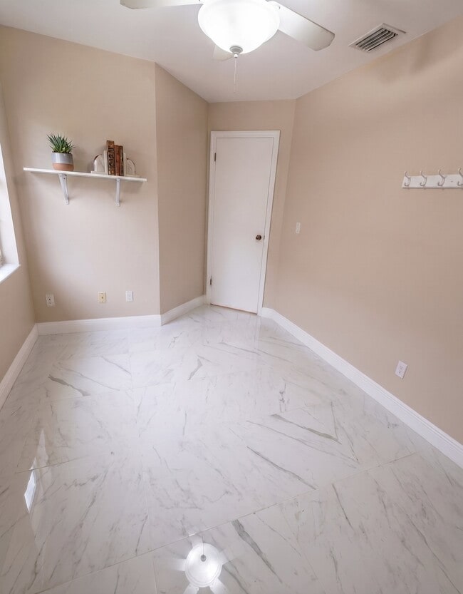 355 Springdale Dr