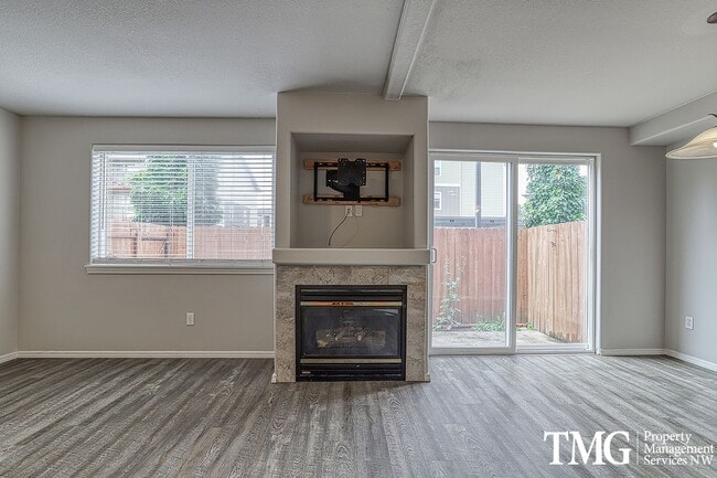 Photo - Pet Friendly Double Primary Townhome in Van Mall Neighborhood